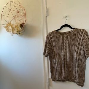 Short sleeve sweater